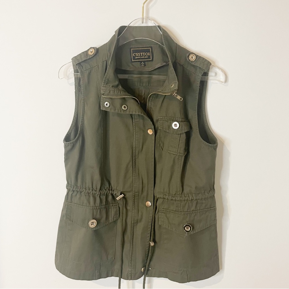 Green Sleeveless Cargo Vest  drawstring waist Zipper and button closure